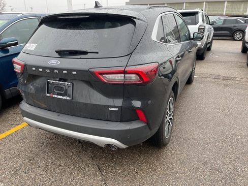 Used 2025 Ford Escape SE image 12