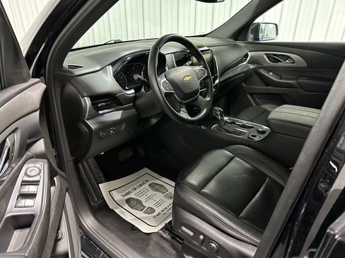 Used 2022 Chevrolet Traverse LT image 6