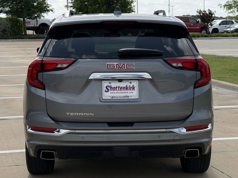 Used 2020 GMC Terrain Denali w/ Denali Premium Package FWD image 5