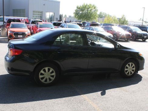 Used 2009 Toyota Corolla w/ Preferred Accessory Pkg FWD image 4
