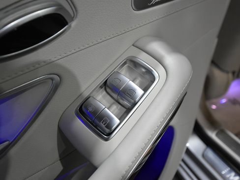 Used 2015 Mercedes-Benz S 550 4MATIC Sedan image 48