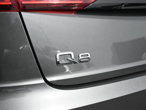 Used 2019 Audi Q8 Premium image 18
