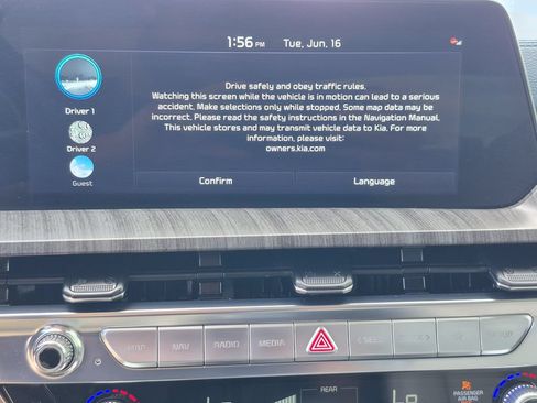 Certified 2025 Kia Telluride SX w/ SX Captain's Chair Package AWD/4WD image 23
