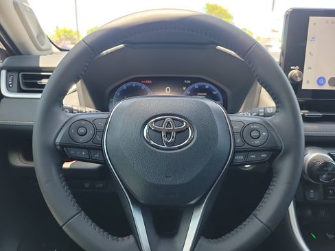 Used 2025 Toyota RAV4 Limited FWD image 23