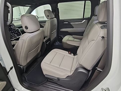 New 2026 GMC Acadia Elevation w/ Black Edition FWD image 32