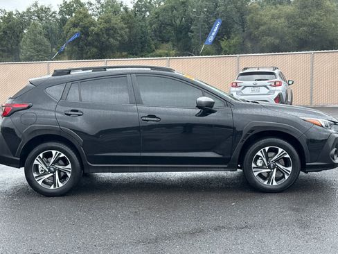 Used 2024 Subaru Crosstrek 2.0i Premium w/ Crosstrek Mirror Package AWD/4WD image 2