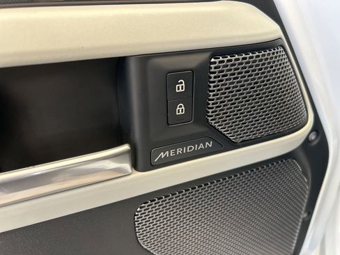 Used 2020 Land Rover Defender 110 SE image 50