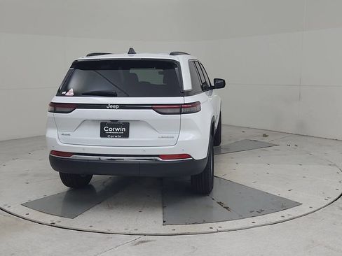 New 2025 Jeep Grand Cherokee Laredo image 13