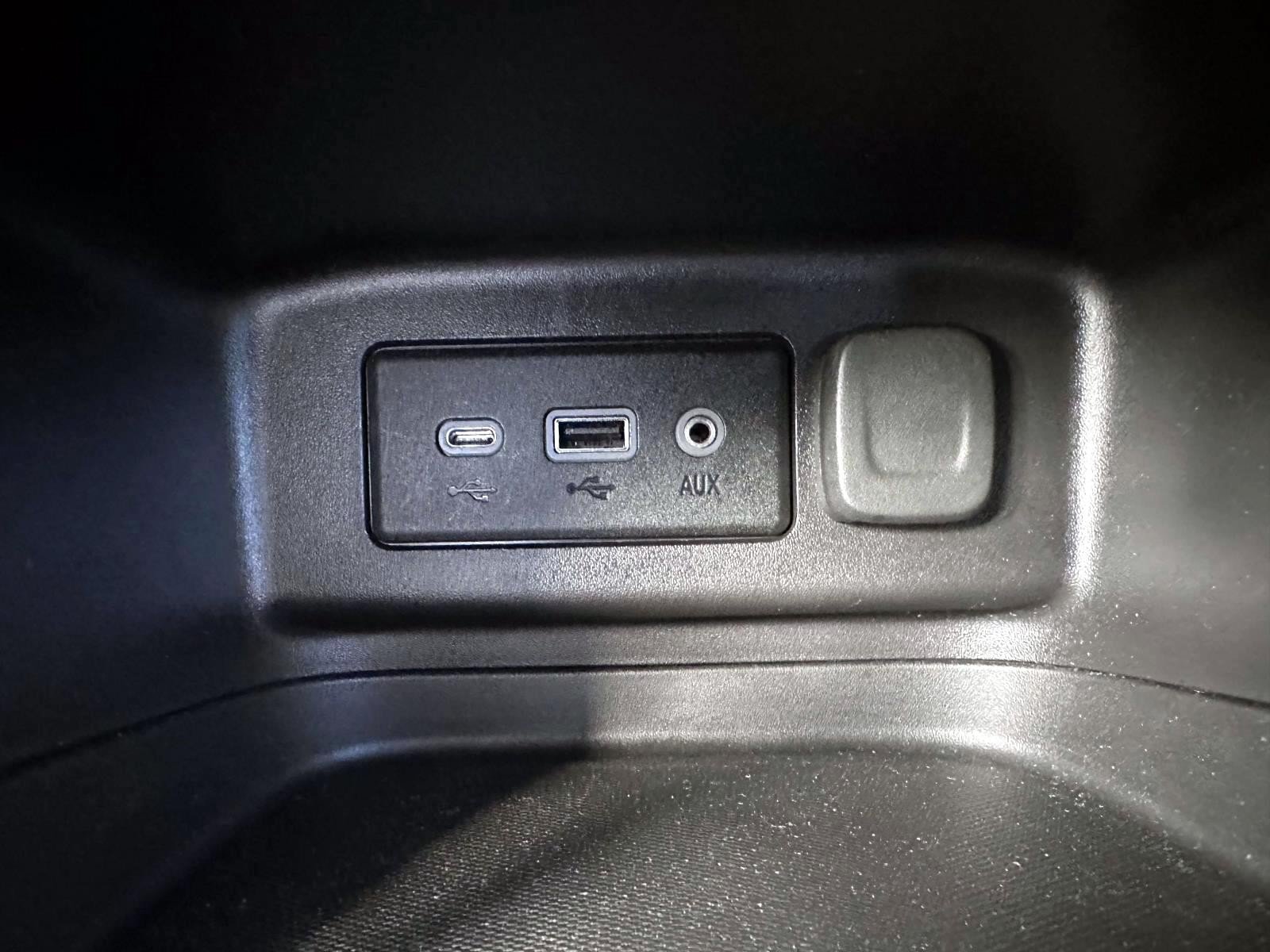 Used 2024 Chevrolet Equinox LT AWD/4WD image 24