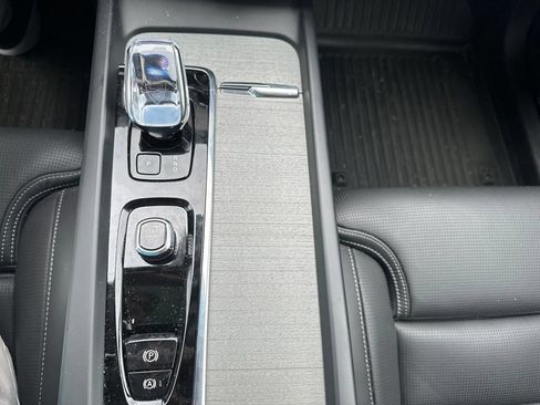 Used 2025 Volvo XC60 T8 Ultra w/ Protection Package Premier AWD/4WD image 21