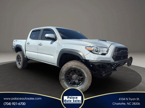 Used 2019 Toyota Tacoma TRD Off-Road w/ Technology Package image 1