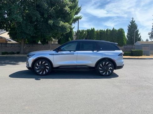New 2026 Lincoln Nautilus Reserve AWD/4WD image 2