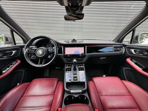 Certified 2023 Porsche Macan Turbo AWD/4WD image 6