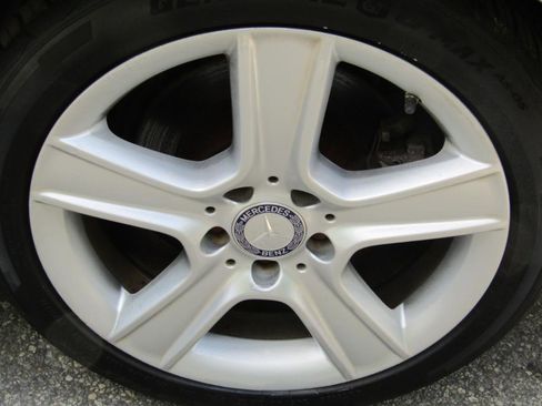 Used 2011 Mercedes-Benz C 300 4dr Sdn C 300 Sport 4MATIC image 33