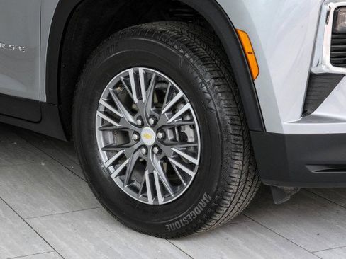 Used 2025 Chevrolet Traverse LT w/ LPO, Floor Liner Package FWD image 56