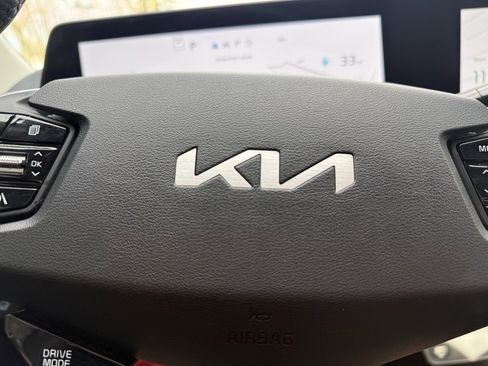 Used 2024 Kia EV6 Wind image 30