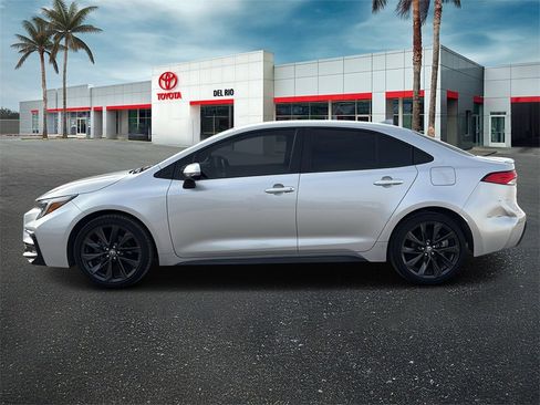 Used 2025 Toyota Corolla SE image 5