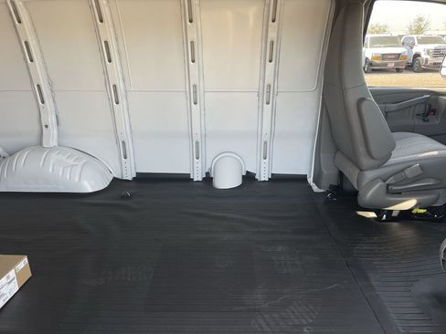New 2025 GMC Savana 2500 w/ Driver Convenience Package image 26