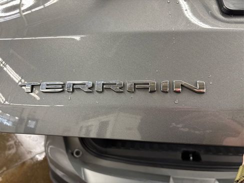 Used 2023 GMC Terrain SLE image 14