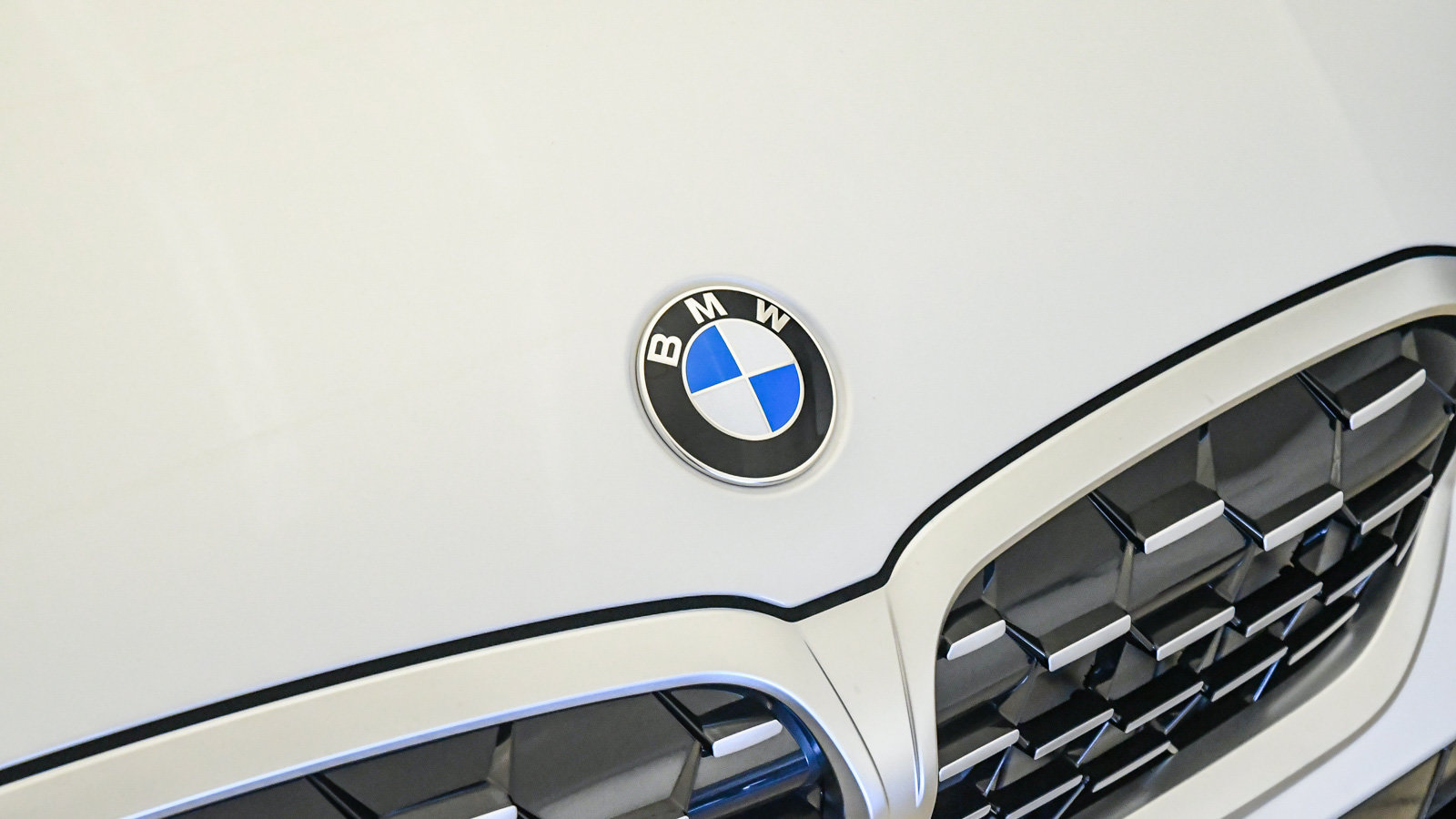 Used 2025 BMW M340i RWD image 8