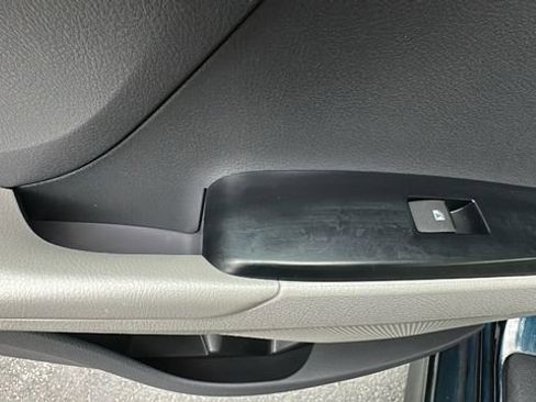Used 2020 Toyota Camry SE w/ Carpet Mat Package FWD image 28