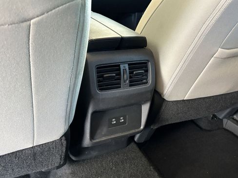 Used 2025 Nissan Rogue SV FWD image 24