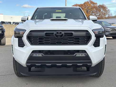 New 2025 Toyota Tacoma TRD Sport AWD/4WD image 7