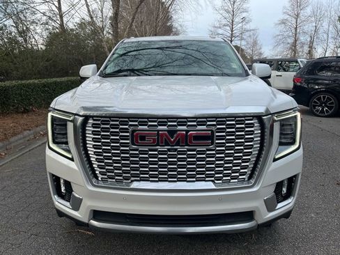 Used 2024 GMC Yukon Denali w/ Advanced Technology Package image 2