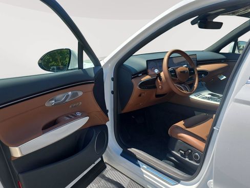 New 2026 Genesis GV70 2.5T Advanced AWD/4WD image 10