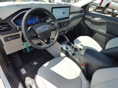 New 2025 Ford Escape Base w/ PHEV Premium Package image 22