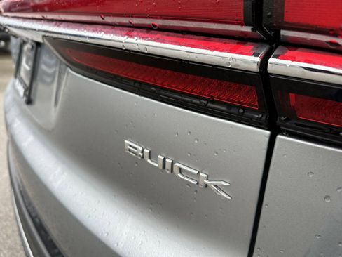 Used 2025 Buick Enclave Preferred image 6