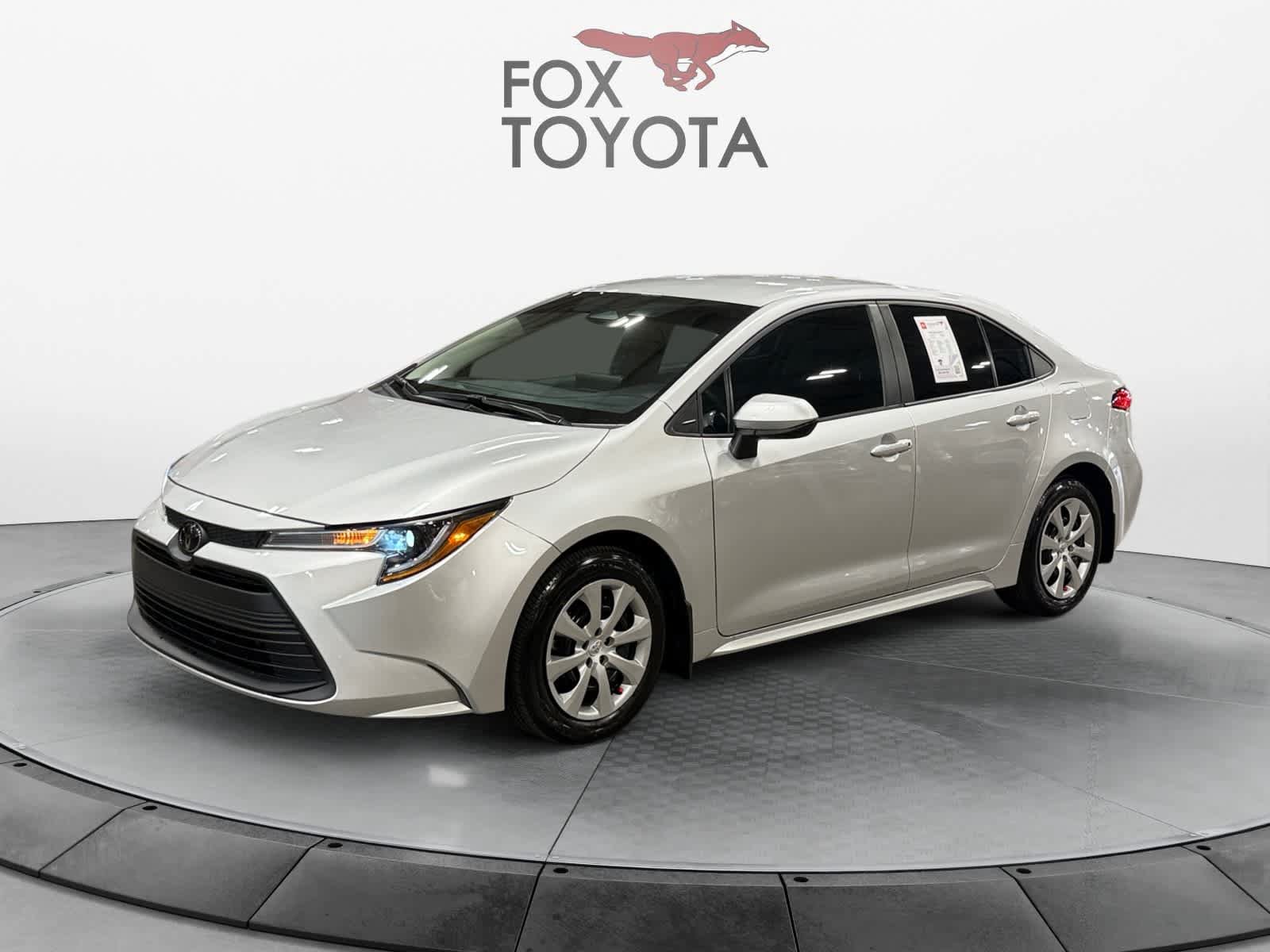 Used 2025 Toyota Corolla LE FWD image 1