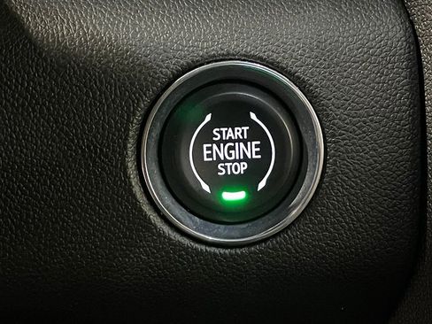 Used 2025 GMC Acadia Elevation image 30