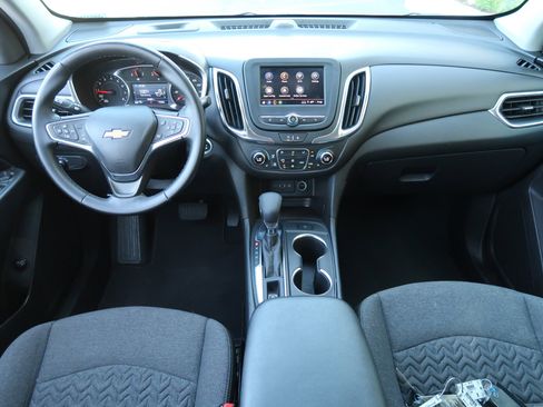 Used 2024 Chevrolet Equinox LT AWD/4WD image 14