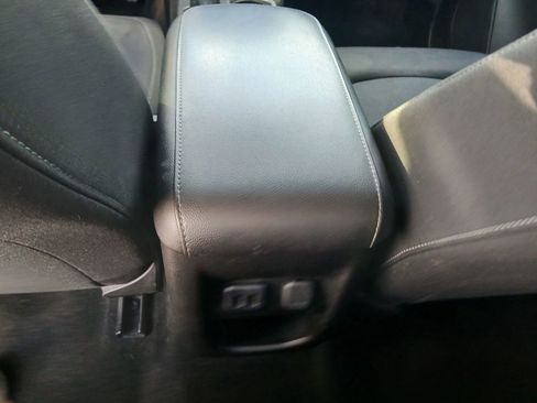 Used 2018 Chevrolet Colorado LT image 27