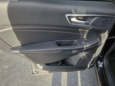 Used 2024 Ford Edge Titanium AWD/4WD image 21