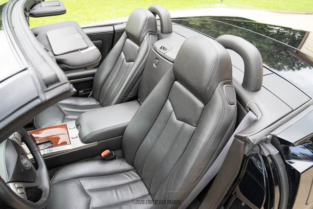 Used 2006 Cadillac XLR RWD image 52