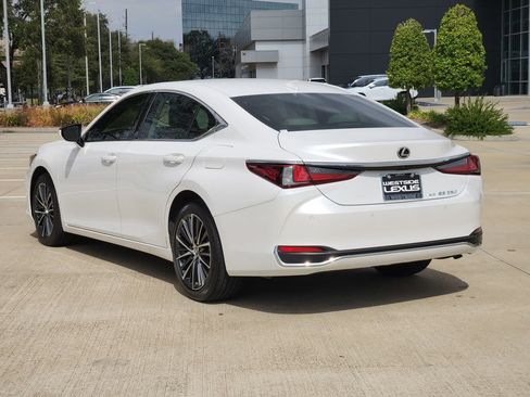 Used 2024 Lexus ES 250 w/ Premium Package image 5