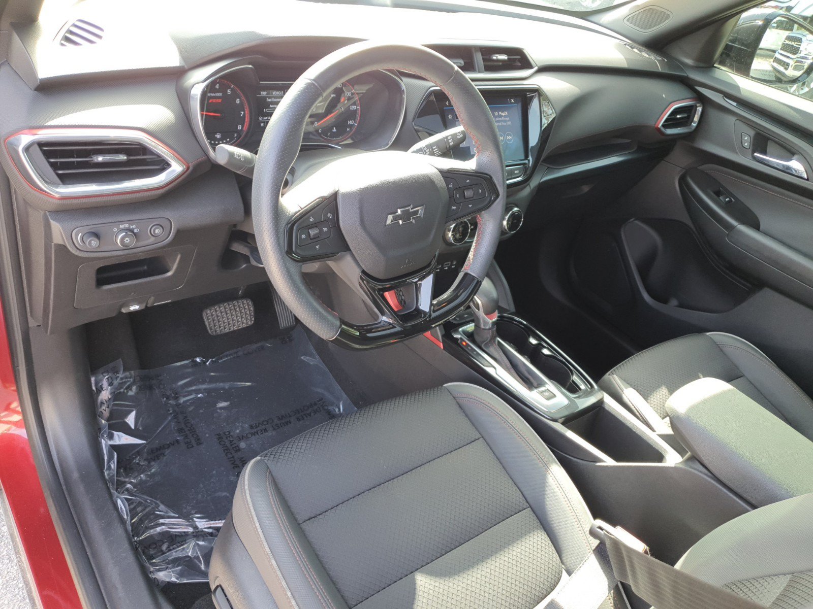 Used 2021 Chevrolet TrailBlazer RS w/ Sun and Liftgate Package FWD image 18
