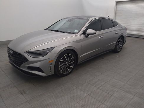 Used 2022 Hyundai Sonata Limited FWD image 2