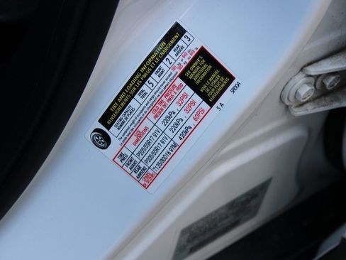 Used 2024 Nissan Kicks SV image 28