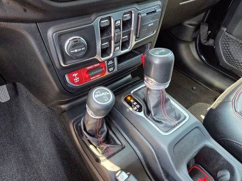 Used 2021 Jeep Wrangler Unlimited Rubicon AWD/4WD image 29