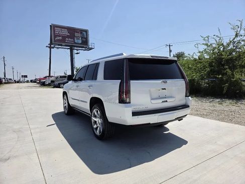Used 2018 Cadillac Escalade Premium Luxury AWD/4WD image 8