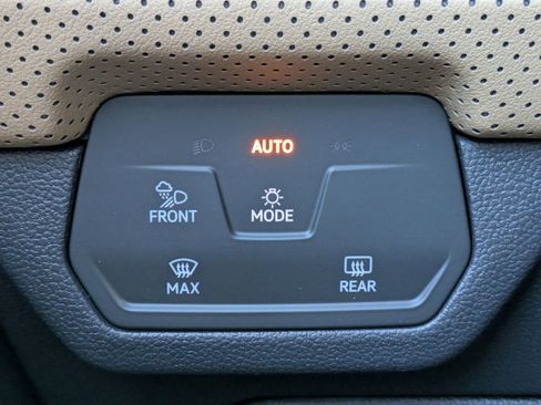 New 2026 Volkswagen Atlas Cross Sport SEL AWD/4WD image 34