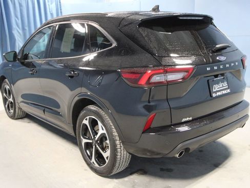 Used 2025 Ford Escape ST-Line Elite w/ Premium Technology Package image 30