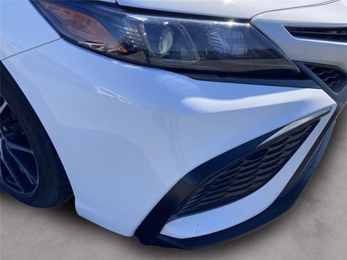 Used 2022 Toyota Camry SE image 10