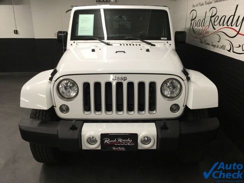 Used 2016 Jeep Wrangler Sahara AWD/4WD image 4