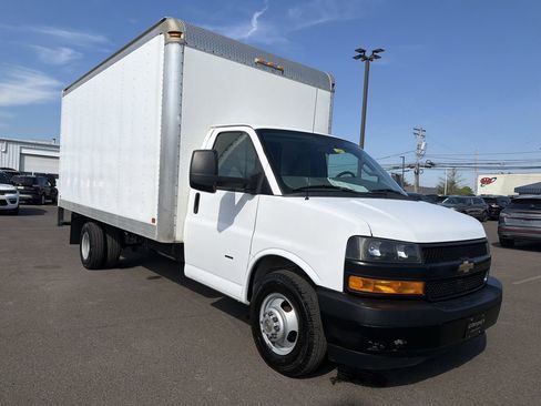 Used 2018 Chevrolet Express 3500 Extended w/ Power Convenience Package RWD image 7