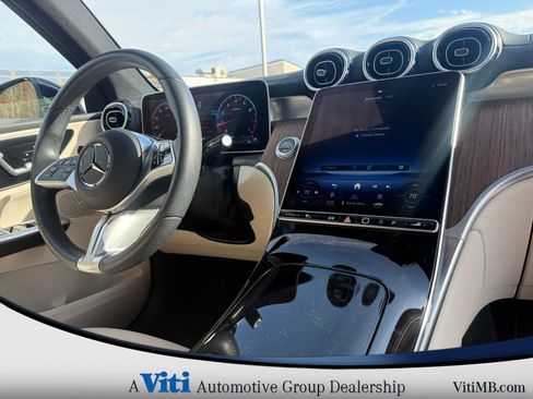 Used 2024 Mercedes-Benz GLC 300 4MATIC image 32