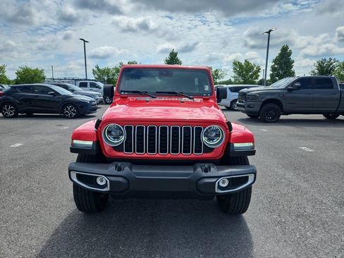 Used 2025 Jeep Wrangler Unlimited Sahara AWD/4WD image 2